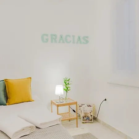 Hola Atarazanas Apartmán *